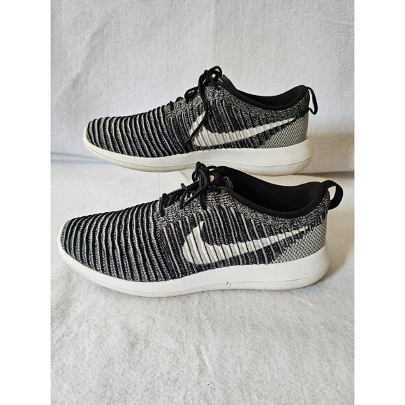 Nike Roshe Two Flyknit Black White Men's Size 11.5 Lightweight Running Shoes - Picture 1 of 8